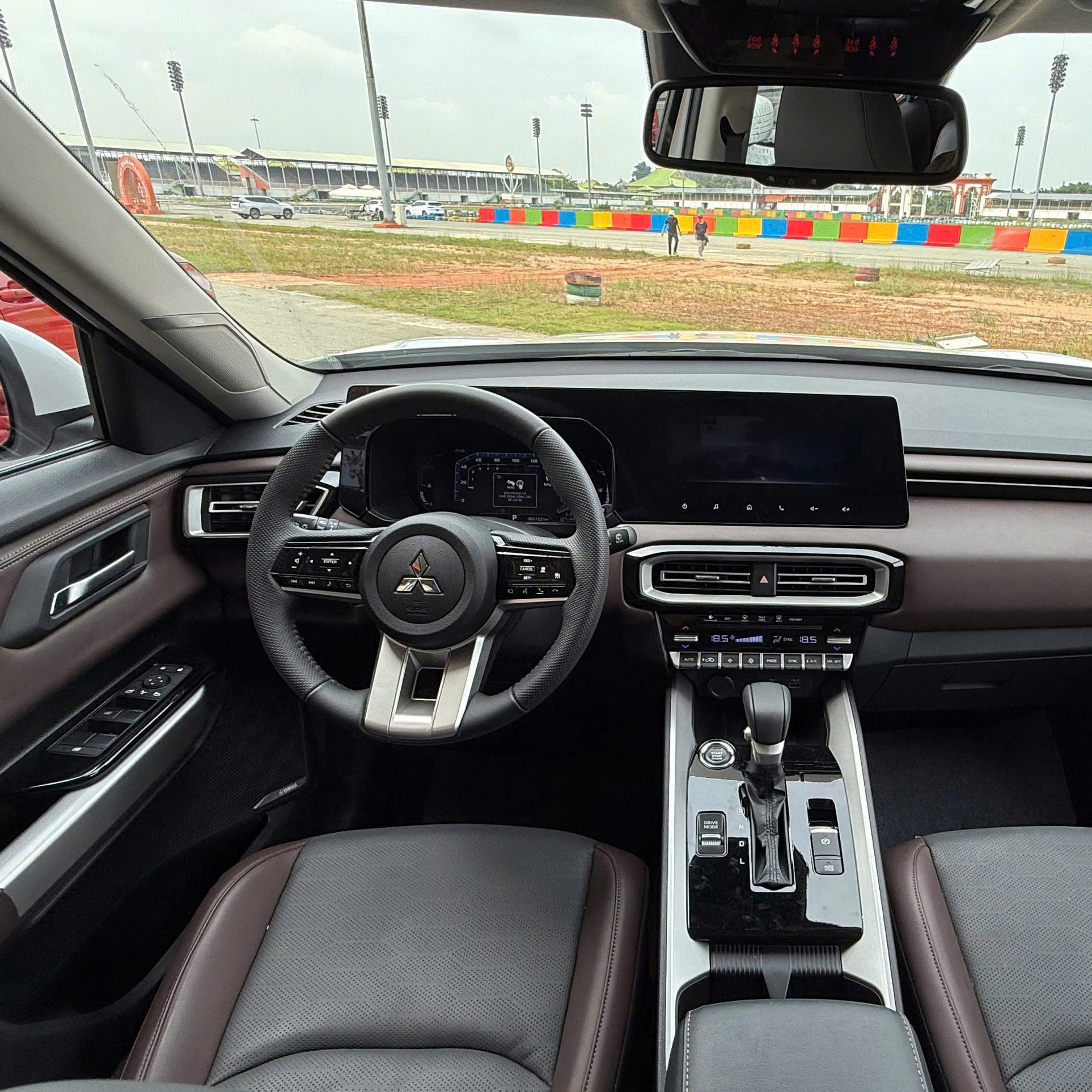 Mitsubishi Destinator Ultimate